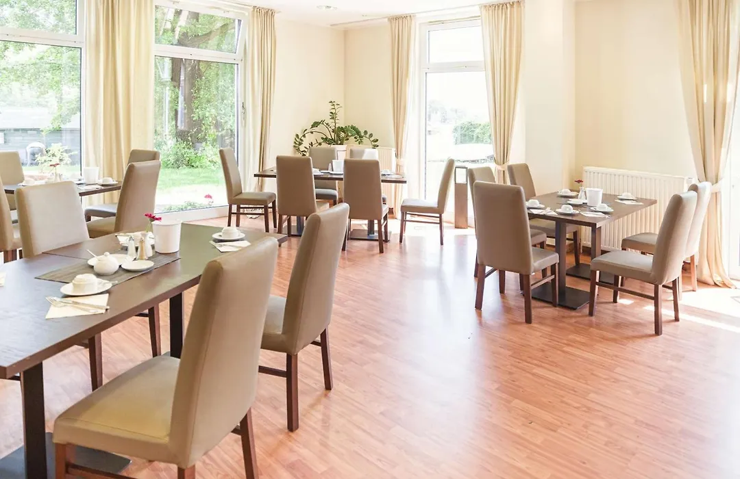 Hotel Am Schloss Koepenick By Golden Tulip-1
